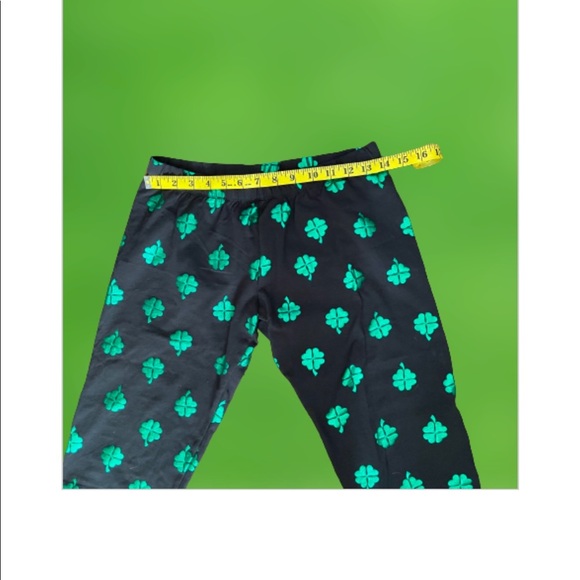 Leggings by No Boundaries with St. Patrick’s Day shamrock ☘️ design (M 7-9) - Picture 3 of 5